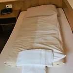 Alsterquelle 24h Check-in, Free Parking And Wifi 3*