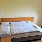 Hotel Alsterquelle 24h Check-in, Free Parking And Wifi 3*
