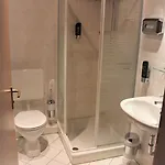 Alsterquelle 24h Check-in, Free Parking And Wifi Hotel 3*