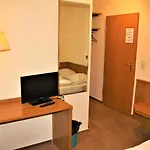 Alsterquelle 24h Check-in, Free Parking And Wifi فندق