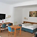 Alsterquelle 24h Check-in, Free Parking And Wifi Hotel