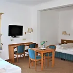 Alsterquelle 24h Check-in, Free Parking And Wifi Hotel