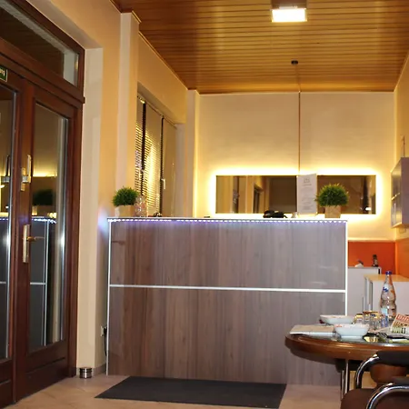 Hotel Alsterquelle 24h Check-in, Free Parking And Wifi