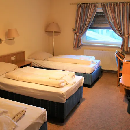 Alsterquelle 24h Check-in, Free Parking And Wifi 3*