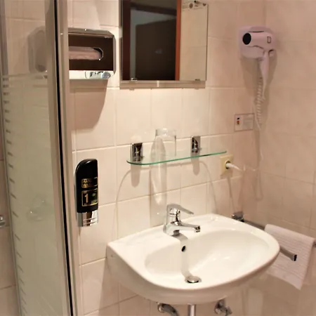 Alsterquelle 24h Check-in, Free Parking And Wifi Henstedt-Ulzburg