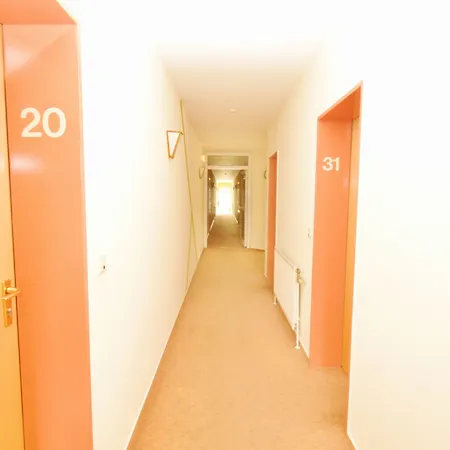 Alsterquelle 24h Check-in, Free Parking And Wifi 3*