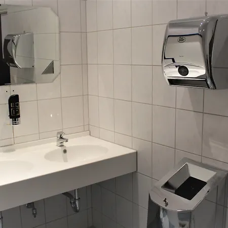 Alsterquelle 24h Check-in, Free Parking And Wifi Hotel 3*