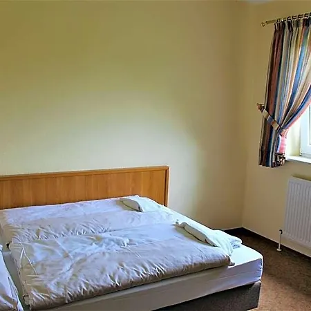 Alsterquelle 24h Check-in, Free Parking And Wifi Hotel 3*