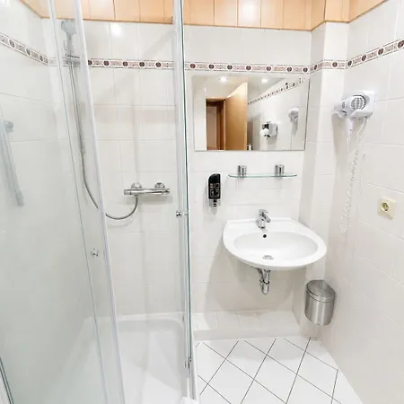 Szálloda Alsterquelle 24h Check-in, Free Parking And Wifi 3*