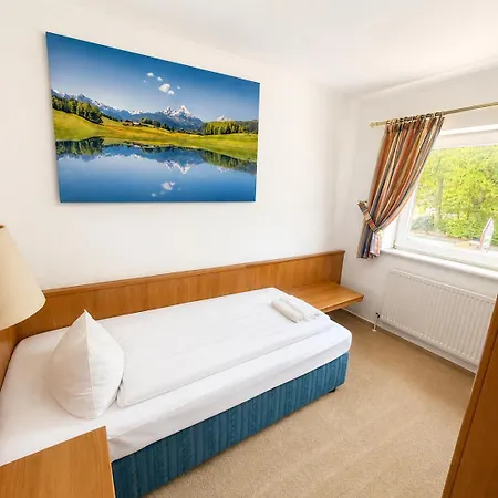 Alsterquelle 24h Check-in, Free Parking And Wifi Szálloda 3*