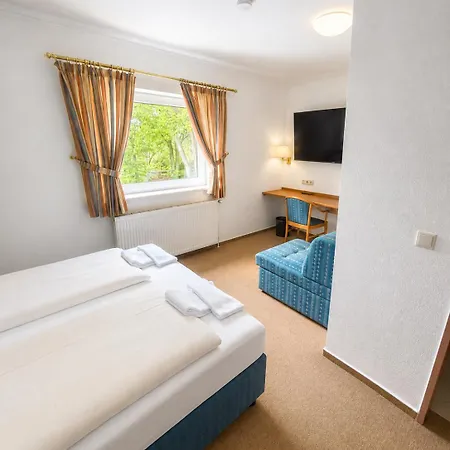 Alsterquelle 24h Check-in, Free Parking And Wifi 3*