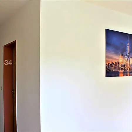 Alsterquelle 24h Check-in, Free Parking And Wifi Отель