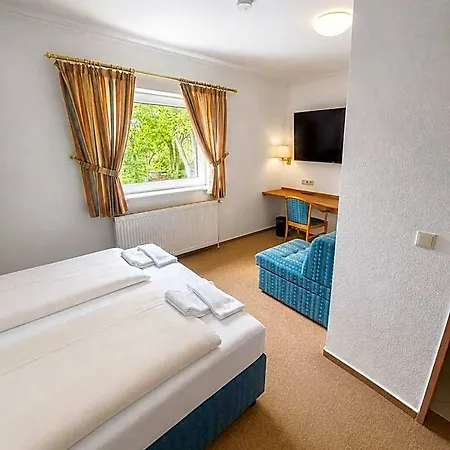 Отель Alsterquelle 24h Check-in, Free Parking And Wifi Хенштедт-Ульцбург
