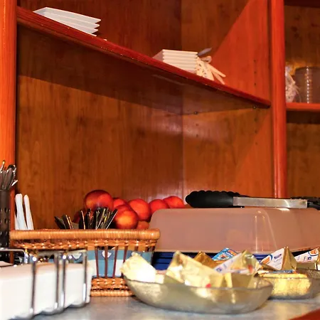 Alsterquelle 24h Check-in, Free Parking And Wifi Hotel 3*