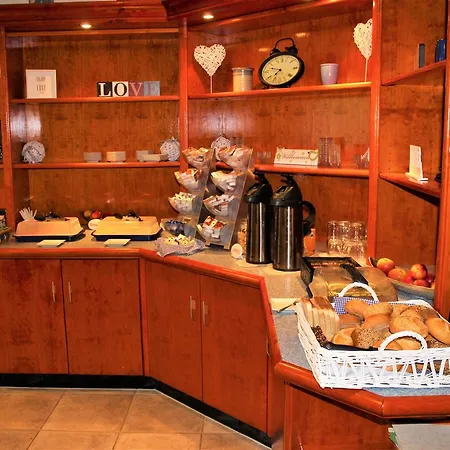 Hotel Alsterquelle 24h Check-in, Free Parking And Wifi