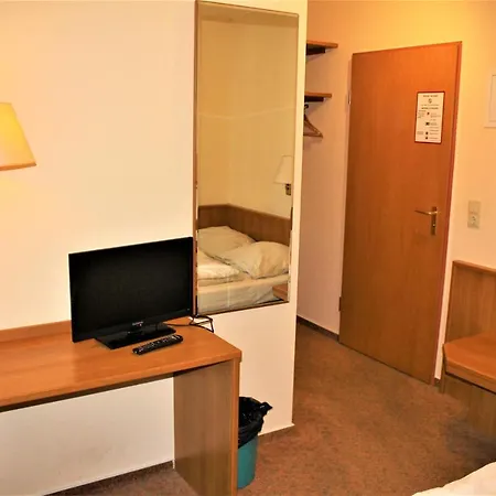 Alsterquelle 24h Check-in, Free Parking And Wifi Hotel