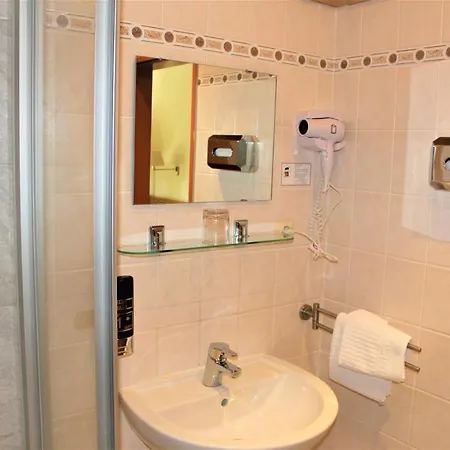 Alsterquelle 24h Check-in, Free Parking And Wifi Hotel